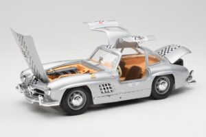 Mercedes 300 SL W198 #295 1954 Bburago 1:18 32813 Metall - pilt 2/8