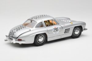 Mercedes 300 SL W198 #295 1954 Bburago 1:18 32813 Metall - pilt 3/8