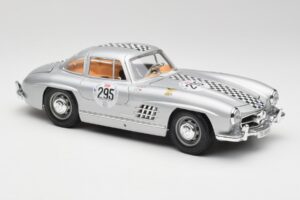 Mercedes 300 SL W198 #295 1954 Bburago 1:18 32813 Metall - pilt 6/8