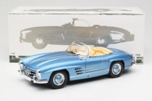 Mercedes 300 SL W198 Roadster Hardtop Light Blue Metallic Minichamps 1:18 180039042 Metall - pilt 9/9
