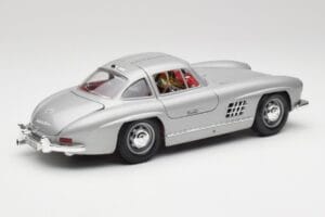 Mercedes 300 SL W198 Gullwing Silver Hall Bburago 1:18 3513 Metall - pilt 3/8