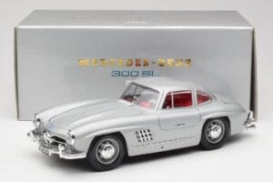 Mercedes 300 SL W198 Gullwing Silver Hall Bburago 1:18 3513 Metall - pilt 8/8