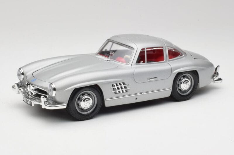 Mercedes 300 SL W198 Gullwing Silver Hall Bburago 1:18 3513 Metall