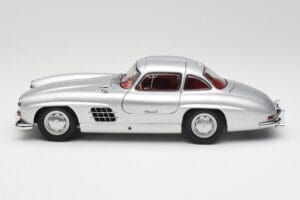 Mercedes 300 SL W198 Gullwing Hõbe Metallik Minichamps 1:18 B66040379 Metall - pilt 4/8