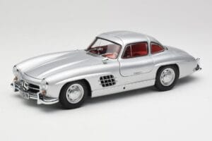 Mercedes 300 SL W198 Gullwing Hõbe Metallik Minichamps 1:18 B66040379 Metall