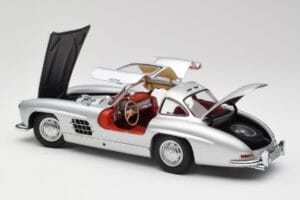 Mercedes 300 SL W198 Gullwing Hõbe Metallik Minichamps 1:18 B66040379 Metall - pilt 5/8