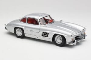 Mercedes 300 SL W198 Gullwing Hõbe Metallik Minichamps 1:18 B66040379 Metall - pilt 6/8