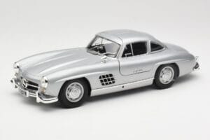 Mercedes 300 SL W198 Gullwing Hõbe Minichamps 1:18 110037210 Metall