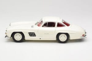 Mercedes 300 SL W198 Valge Minichamps 1:18 180039006 Metall - pilt 4/8