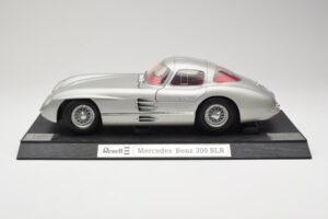 Mercedes 300 SLR Hõbedane Revell 1:12 08851 Metall - pilt 4/8