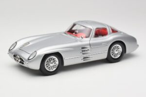 Mercedes 300 SLR Uhlenhaut Coupe Hõbe Maisto 1:18 36898 Metall