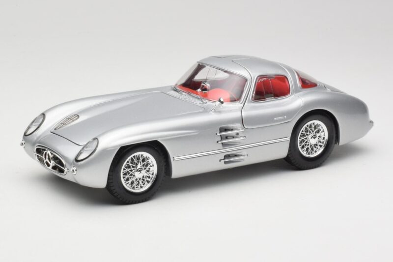 Mercedes 300 SLR Uhlenhaut Coupe Hõbe Maisto 1:18 36898 Metall