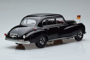 Mercedes 300 W186 Konrad Adenauer Norev 1:18 183707 Metall - pilt 3/9