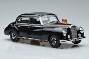 Mercedes 300 W186 Konrad Adenauer Norev 1:18 183707 Metall - pilt 6/9