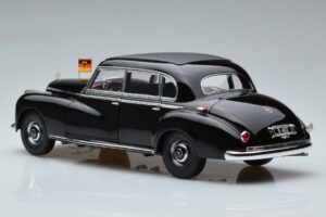 Mercedes 300 W186 Konrad Adenauer Norev 1:18 183707 Metall - pilt 7/9
