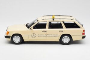 Mercedes 300D S124 T-Model Hele Elevandiluu Taxi Diileri Väljaanne Norev 1:18 B66040702 Metall - pilt 4/8