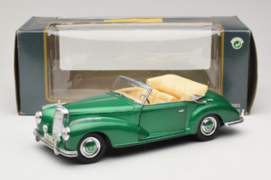 Mercedes 300S Cabriolet Green Metallic Maisto 1:18 52116 Metall - pilt 7/7