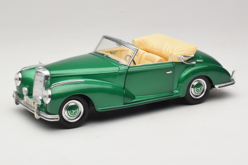 Mercedes 300S Cabriolet Green Metallic Maisto 1:18 52116 Metall