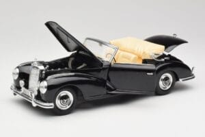 Mercedes 300SC W188 Obsidian Must Maisto 1:18 806B Metall - pilt 2/8
