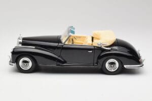 Mercedes 300SC W188 Obsidian Must Maisto 1:18 806B Metall - pilt 4/8