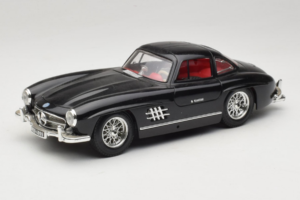 Mercedes 300SL Must Bburago 1:18 3015-M3 Metall