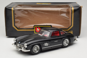 Mercedes 300SL Must Bburago 1:18 3015-M3 Metall - pilt 8/8