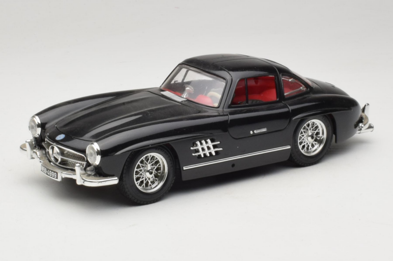Mercedes 300SL Must Bburago 1:18 3015-M3 Metall