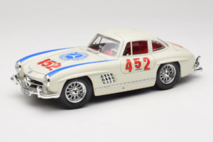Mercedes 300SL #452 Mille Miglia 1955 Valge Bburago 1:18 3015-M2 Metall