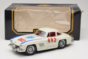 Mercedes 300SL #452 Mille Miglia 1955 Valge Bburago 1:18 3015-M2 Metall - pilt 8/8