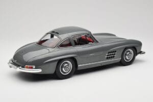 Mercedes 300SL W198 Gullwing Graphite Grey Norev 1:12 123852 Metall - pilt 2/6
