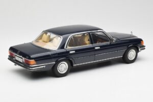 Mercedes 450 SEL 6.9 W116 Tumesinine Revell 1:18 8956 Metall - pilt 3/8