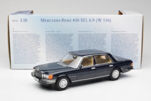 Mercedes 450 SEL 6.9 W116 Tumesinine Revell 1:18 8956 Metall - pilt 8/8
