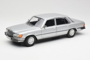 Mercedes 450 SEL 6.9 W116 Hõbe Revell 1:18 8955 Metall