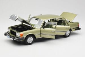 Mercedes 450 SEL W116 J.R. Ewing Dallas Hõbedroheline Norev 1:18 183975 Metall - pilt 2/8