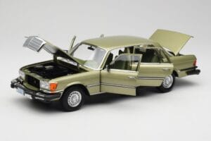 Mercedes 450 SEL W116 J.R. Ewing Dallas Hõbedroheline Norev 1:18 183975 Metall - pilt 3/8