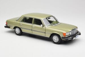 Mercedes 450 SEL W116 J.R. Ewing Dallas Hõbedroheline Norev 1:18 183975 Metall - pilt 4/8