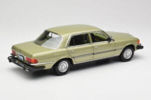 Mercedes 450 SEL W116 J.R. Ewing Dallas Hõbedroheline Norev 1:18 183975 Metall - pilt 5/8
