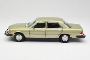 Mercedes 450 SEL W116 J.R. Ewing Dallas Hõbedroheline Norev 1:18 183975 Metall - pilt 7/8