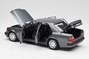 Mercedes 500 E W124 Pearl Hall Norev 1:18 183946 Metall - pilt 5/8
