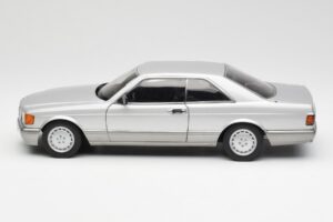Mercedes 500 SEC C126 Hõbedane AUTOart 1:18 76212 Metall - pilt 4/8
