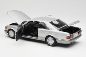 Mercedes 500 SEC C126 Hõbedane AUTOart 1:18 76212 Metall - pilt 5/8
