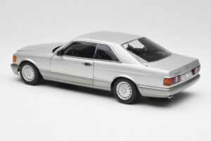 Mercedes 500 SEC C126 Hõbedane AUTOart 1:18 76212 Metall - pilt 7/8