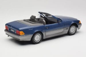 Mercedes SL 500 R129 Nautic Blue Metallic Revell 1:18 8081 Metall - pilt 3/8