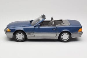 Mercedes SL 500 R129 Nautic Blue Metallic Revell 1:18 8081 Metall - pilt 4/8