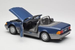 Mercedes SL 500 R129 Nautic Blue Metallic Revell 1:18 8081 Metall - pilt 5/8