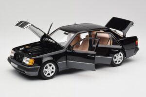 Mercedes 500E W124 Must Piiratud Väljaanne Norev 1:18 183949 Metall - pilt 2/12