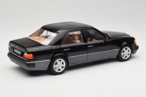 Mercedes 500E W124 Must Piiratud Väljaanne Norev 1:18 183949 Metall - pilt 3/12