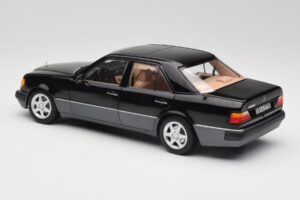 Mercedes 500E W124 Must Piiratud Väljaanne Norev 1:18 183949 Metall - pilt 7/12