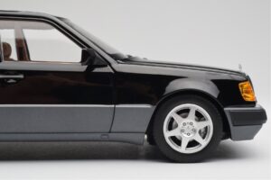 Mercedes 500E W124 Must Piiratud Väljaanne Norev 1:18 183949 Metall - pilt 8/12