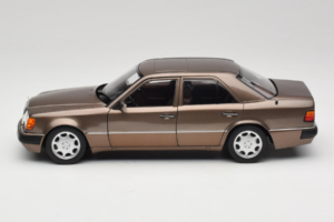 Mercedes 500E W124 Impala Metallic Norev 1:18 183954 Metall - pilt 4/8